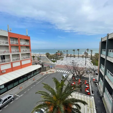 Apartment F2 Cyprien *